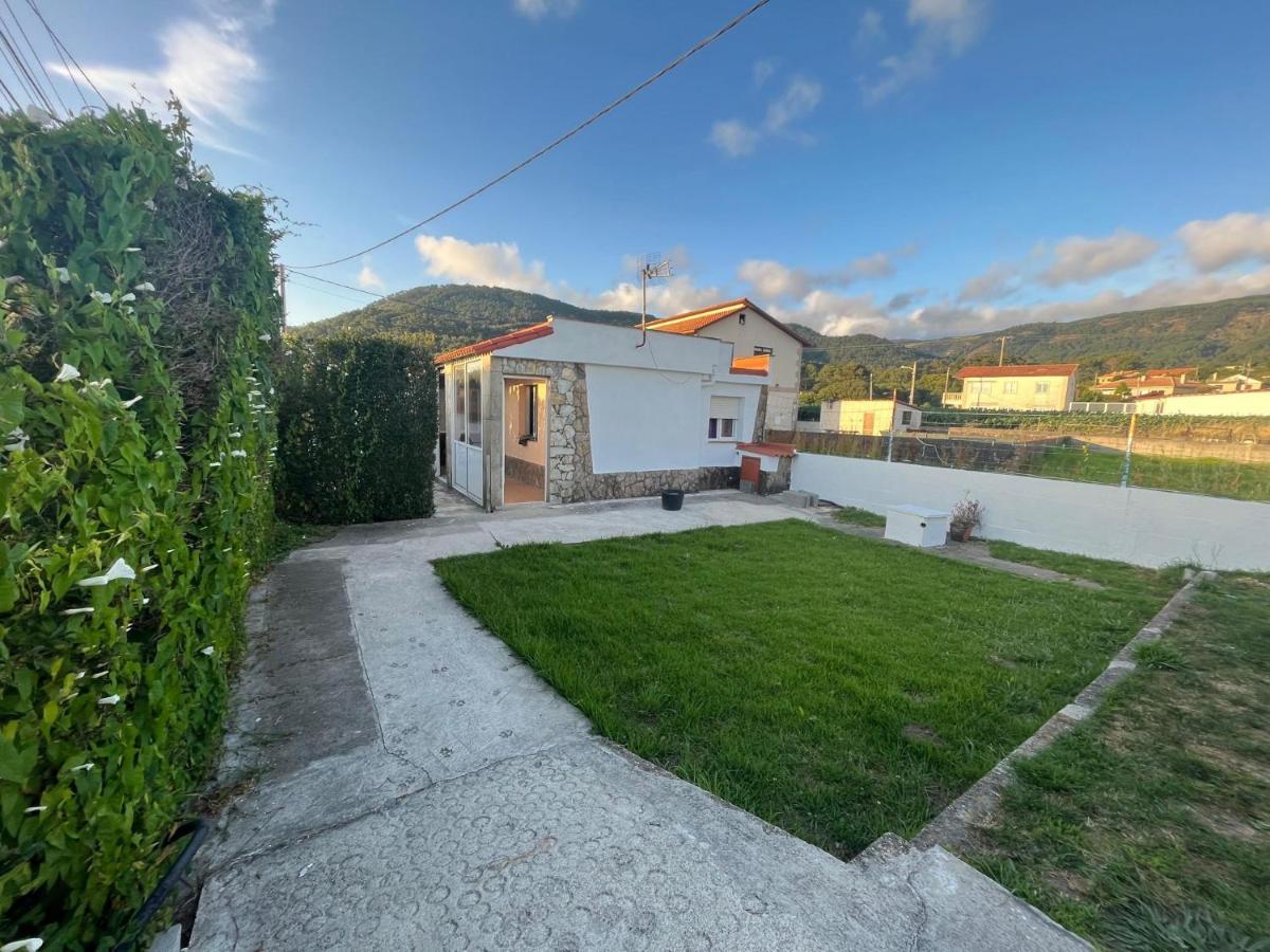 Villa Isabel Ойя Екстериор снимка